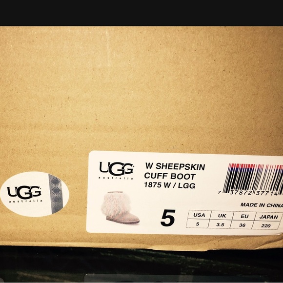 Ugg Mongolian sheep boots authentic 
Brand new in box
Size 5 
Gray - Picture 6 of 6
